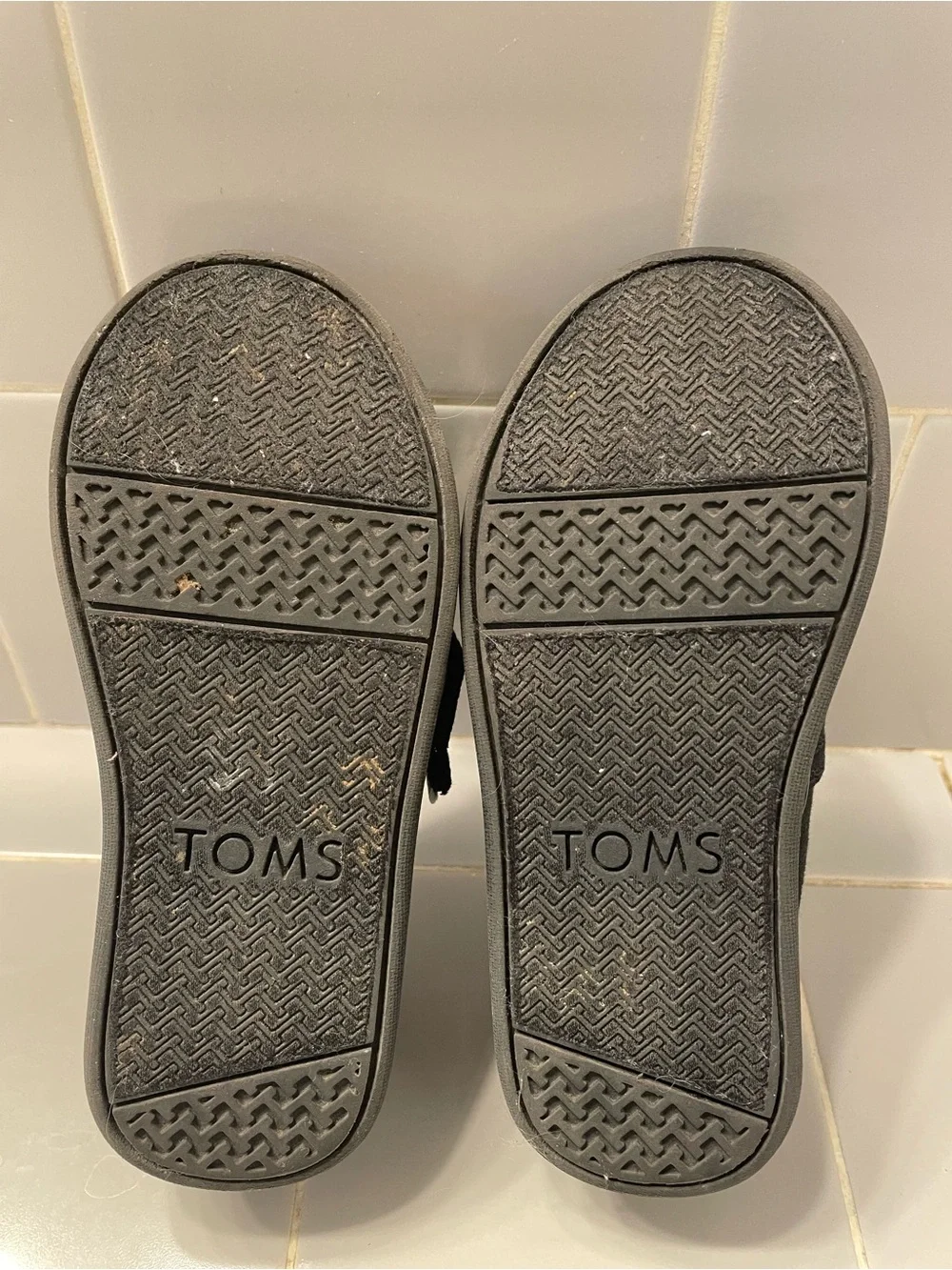 TOMS Kids Classic Canvas Slip-On Shoes in Black Size 8T